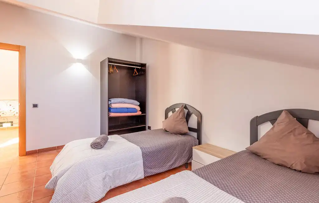 Chalet con terraza en venta en Calle Urba Coto Riñales 119, imagen 18