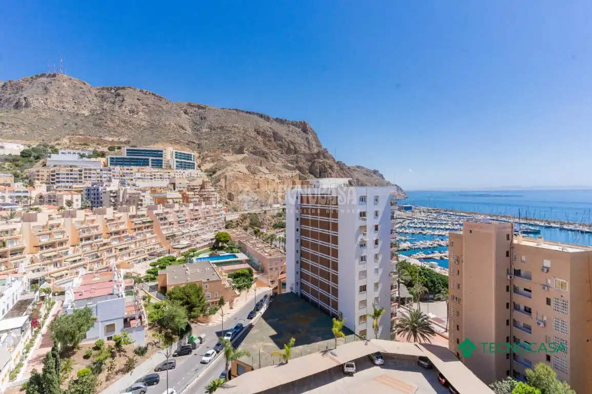Vista exterior de Piso en venta en Roquetas de Mar con Aire acondicionado
