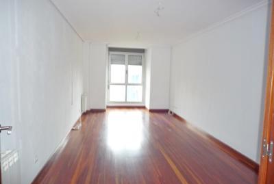 Photo 2 of Flat for sale in Calle Francisco Tomás y Valiente, 3, Peñacastillo - Nueva Montaña, Cantabria