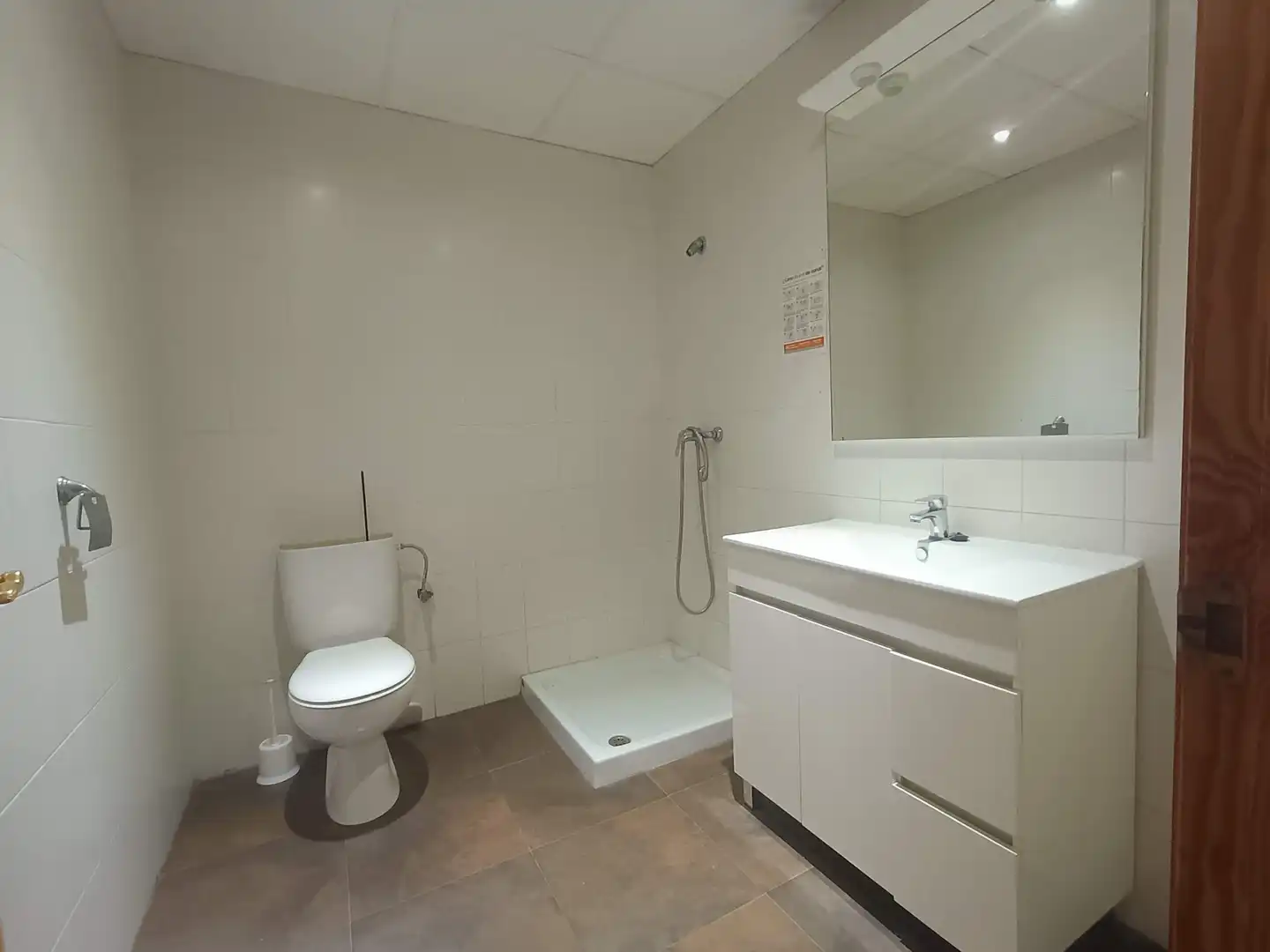 Badezimmer von Fabrikhallen zum Verkauf in Almazora / Almassora