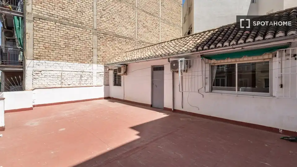 Terraza de Apartamento para compartir en Granada con Aire acondicionado, Calefacción y Terraza