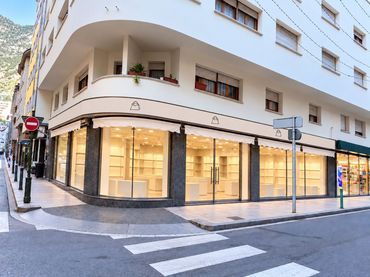 Local comercial de lloguer a Centro