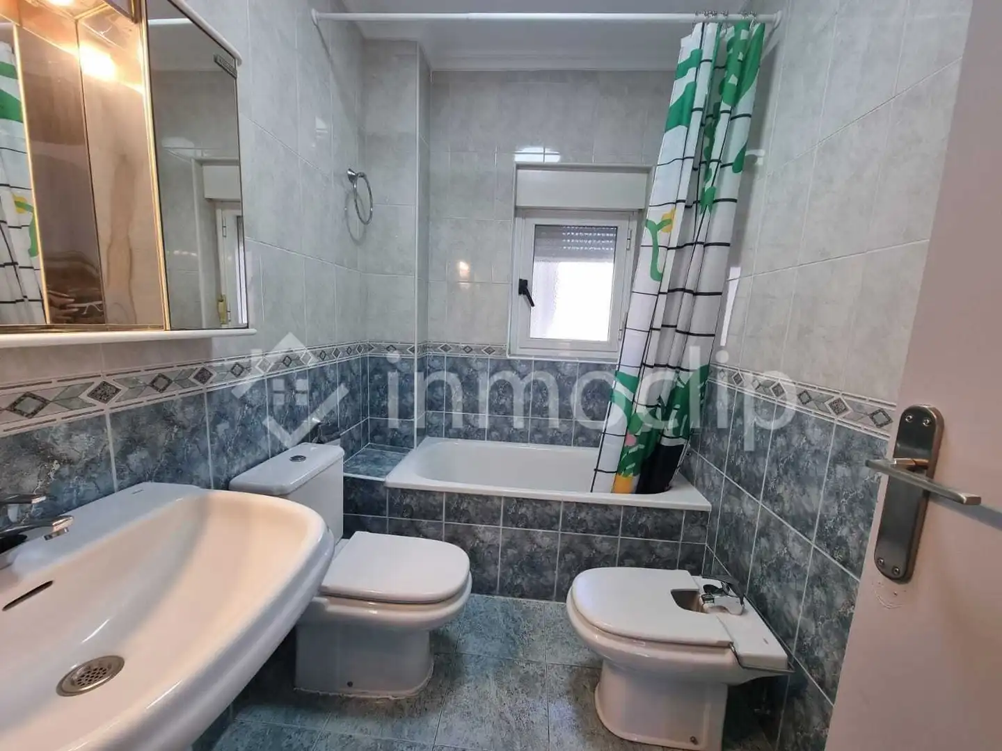 Baño de Piso de alquiler en Salamanca con Calefacción y Amueblado