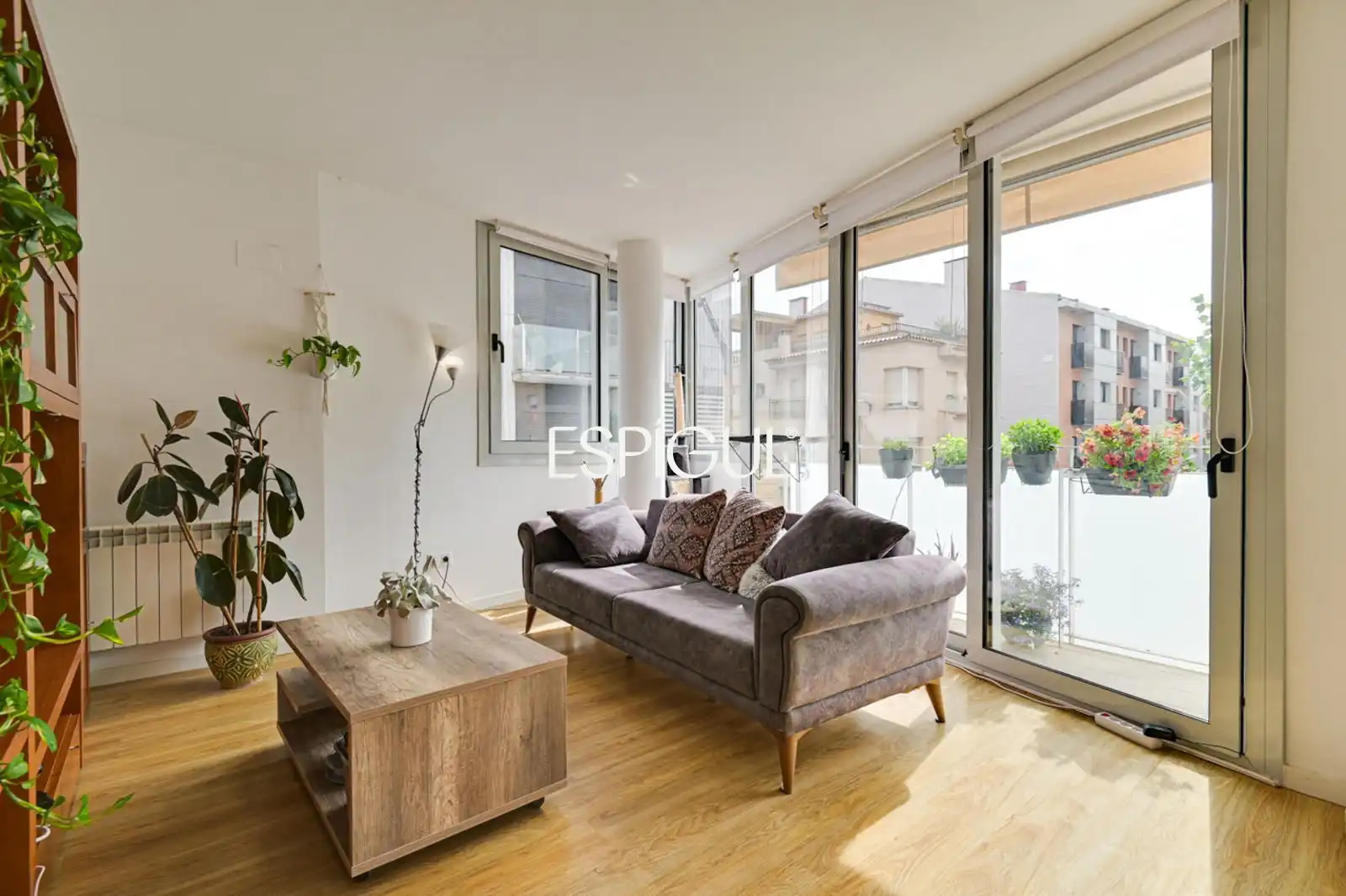 Sala de estar de Piso en venta en Girona con Aire acondicionado, Parquet y Trastero