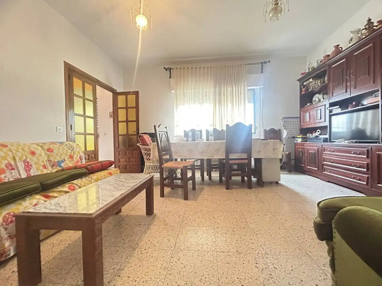 Sala d'estar de Casa o xalet en venda en Las Ventas Con Peña Aguilera amb Calefacció