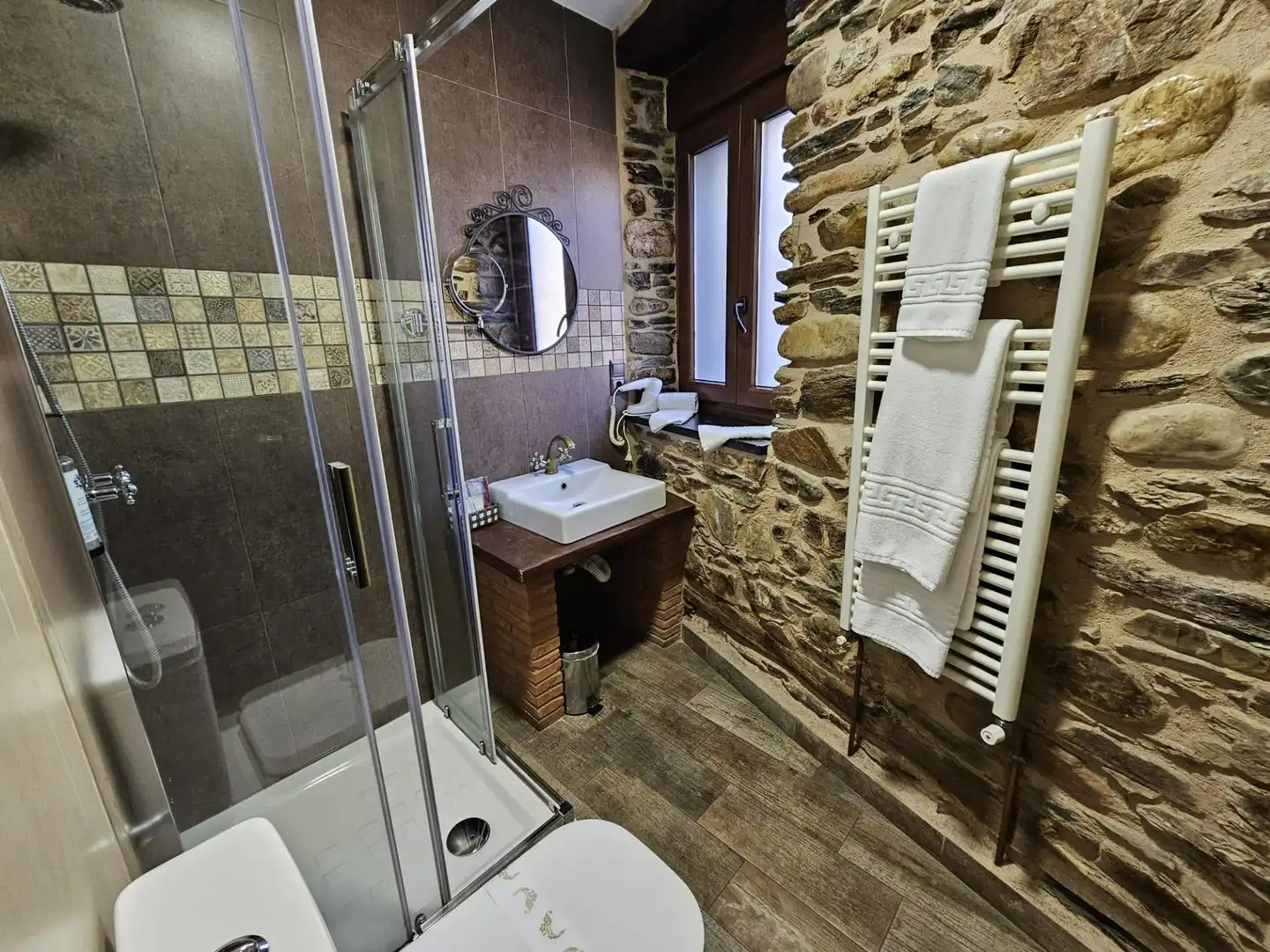 Bathroom of Buildings for sale in Sobrado (León)
