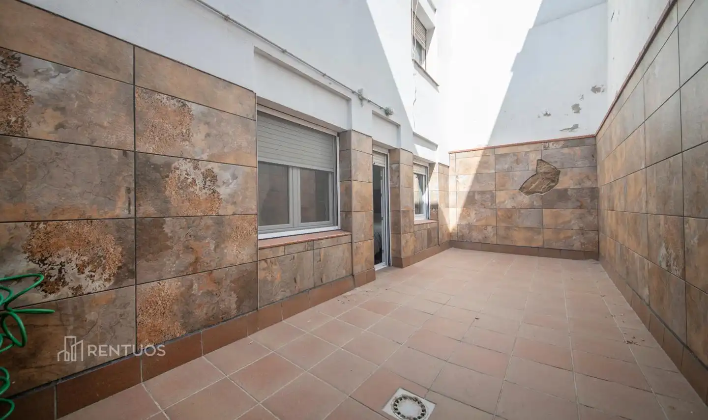 Vista exterior de Piso en venta en Molins de Rei con Aire acondicionado, Parquet y Terraza