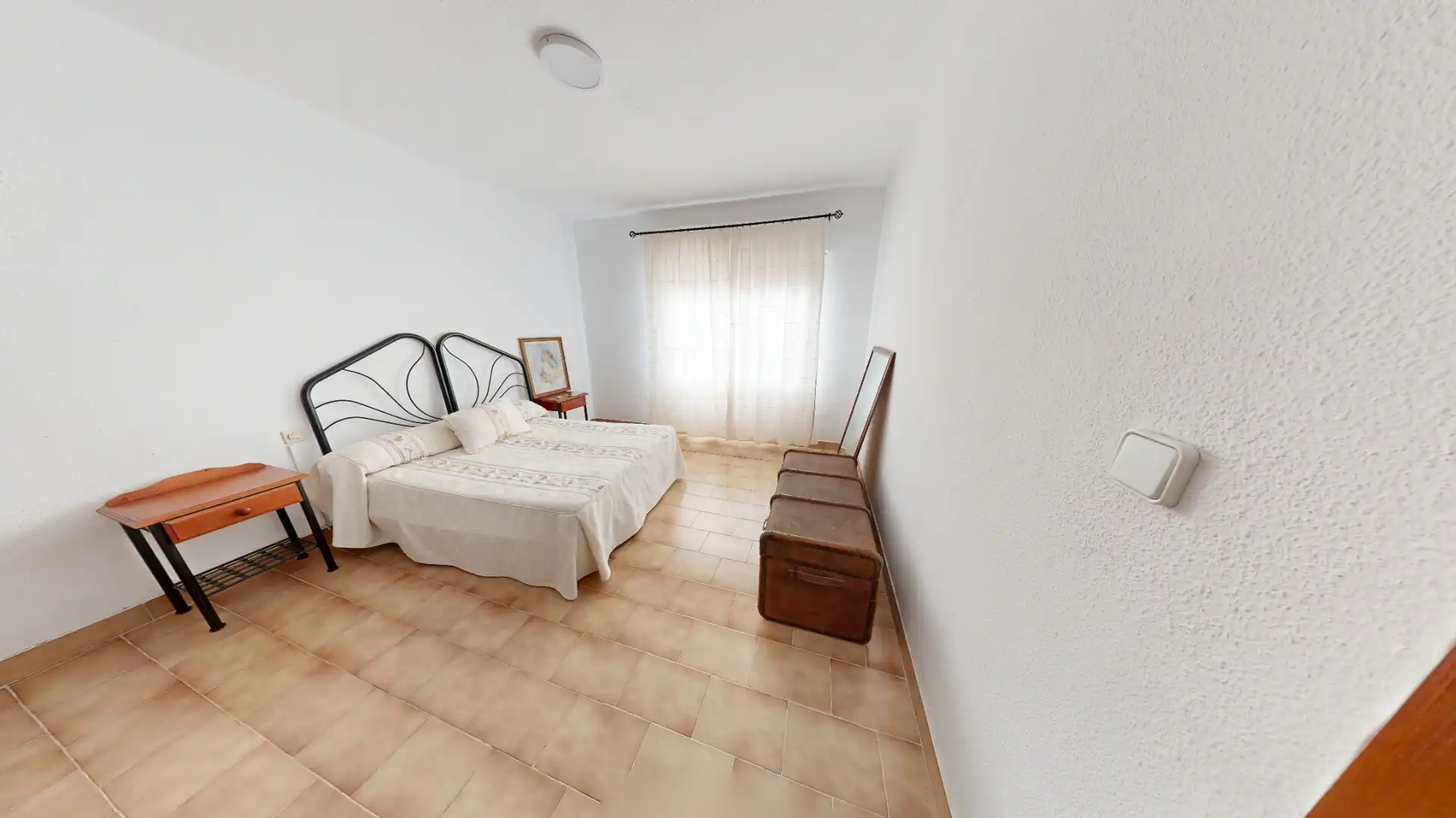 Habitación de Casa adosada en venta en Hellín con Jardín privado, Trastero y Amueblado