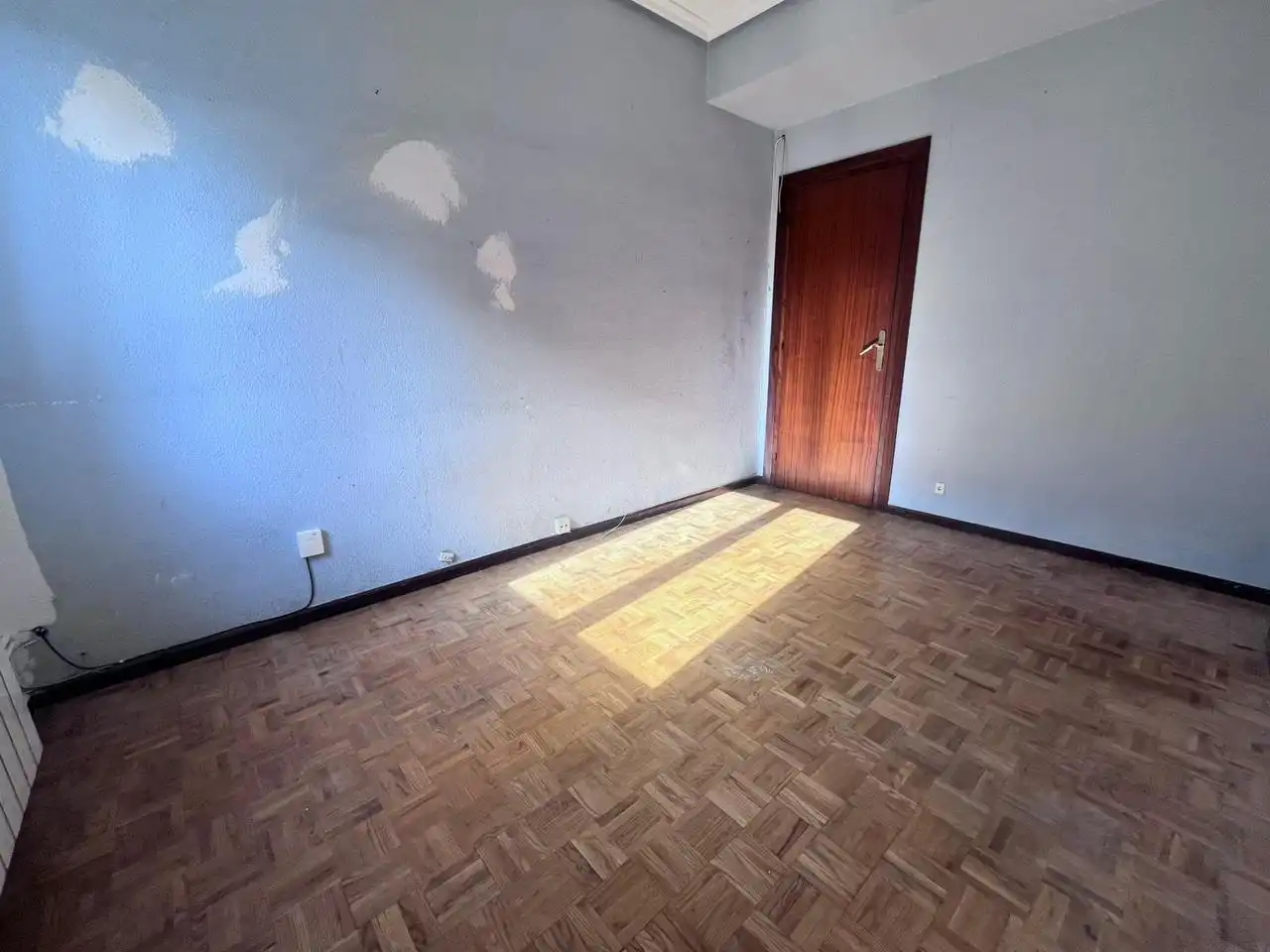 Dormitori de Pis en venda en Vitoria - Gasteiz amb Calefacció, Parquet i Traster