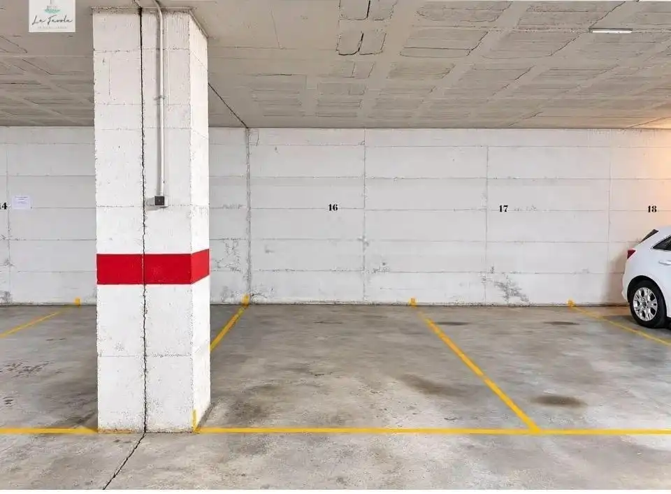 Individuel avec ascenseur à louer à Calle Franz Kafka, imagen 3
