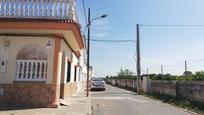 Vista exterior de Casa adosada en venda en Villaverde del Río