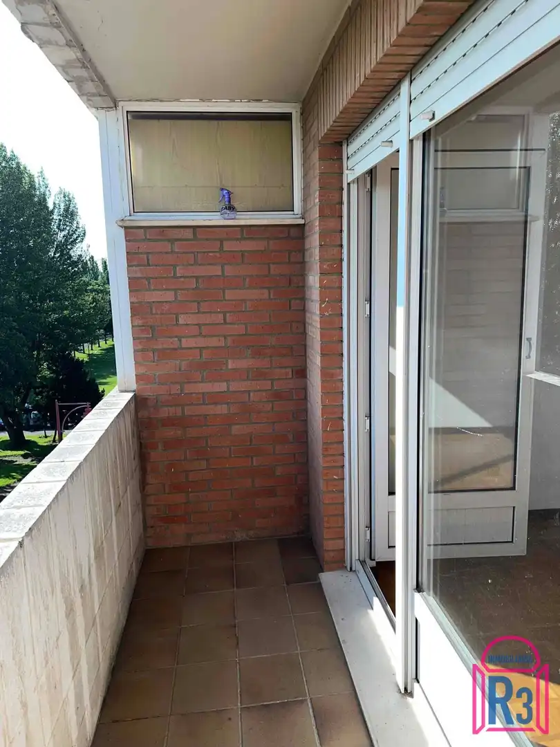 Terrassa de Pis de lloguer en León Capital  amb Calefacció, Terrassa i Traster