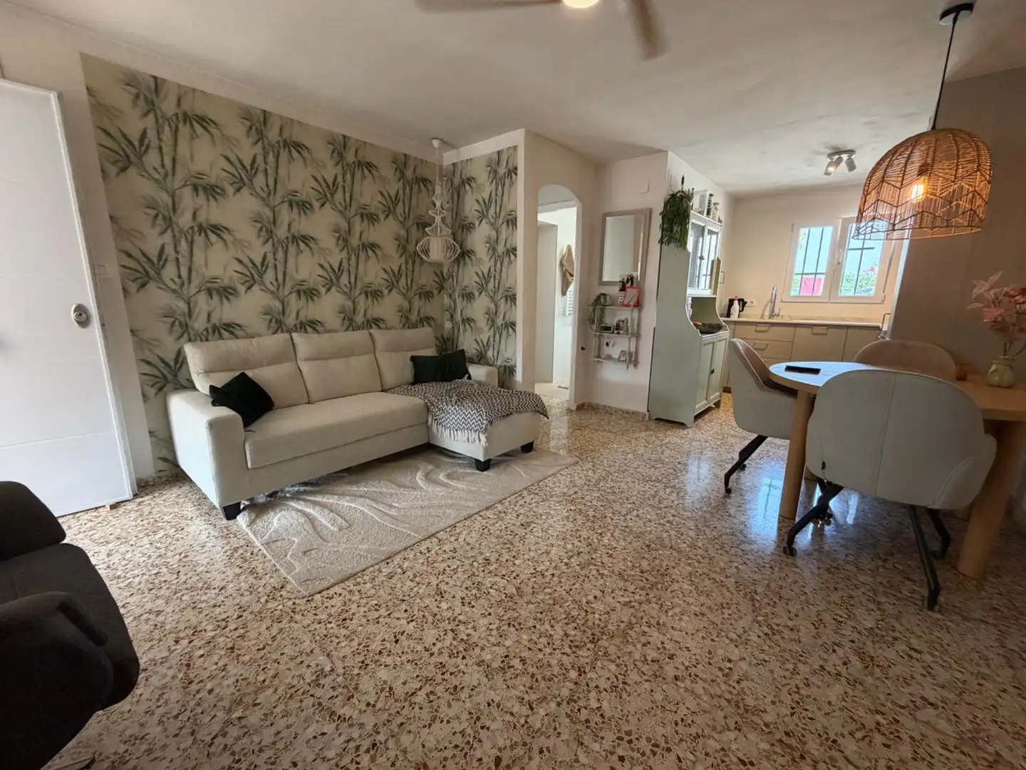 Sala d'estar de Casa o xalet en venda en Pedralba amb Aire condicionat, Jardí privat i Terrassa