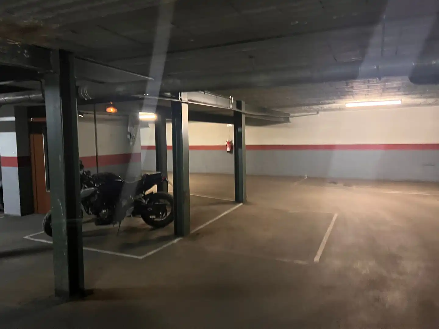 Individual with lift for sale in Centre