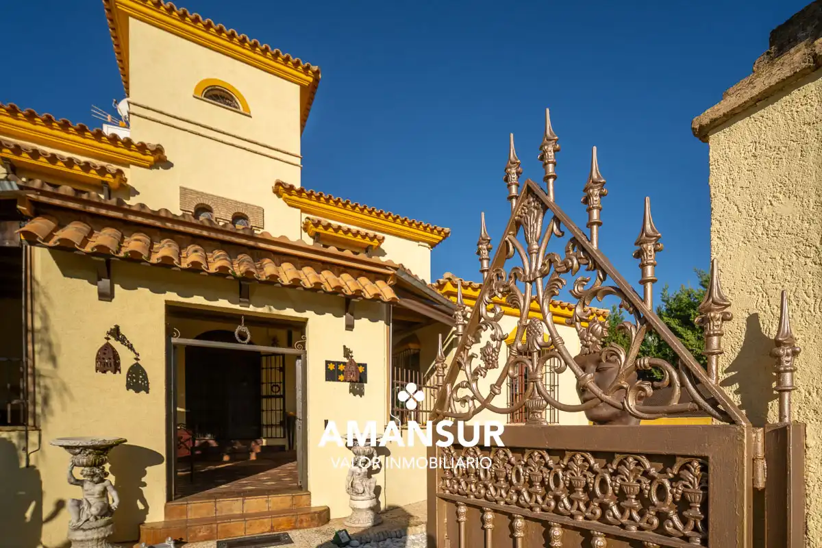 Chalet con piscina en venta en Avenida del Almendro, imagen 116