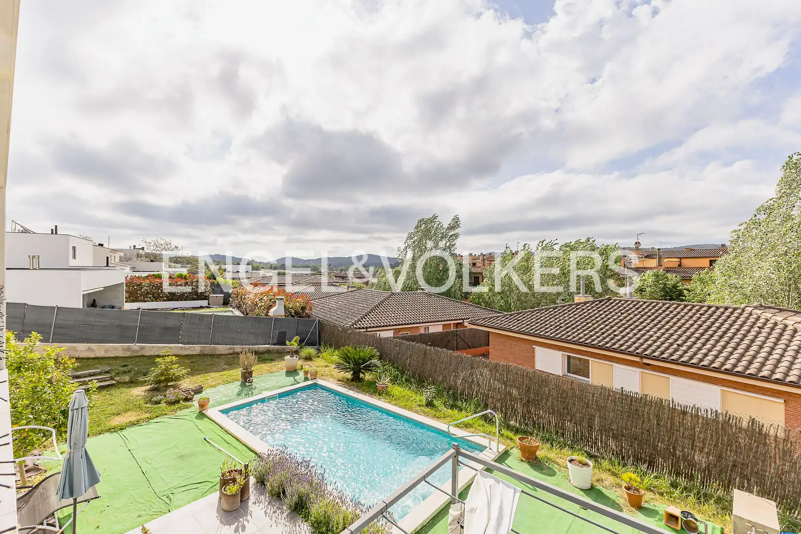Vista exterior de Casa o xalet en venda en Begues amb Aire condicionat, Calefacció i Jardí privat