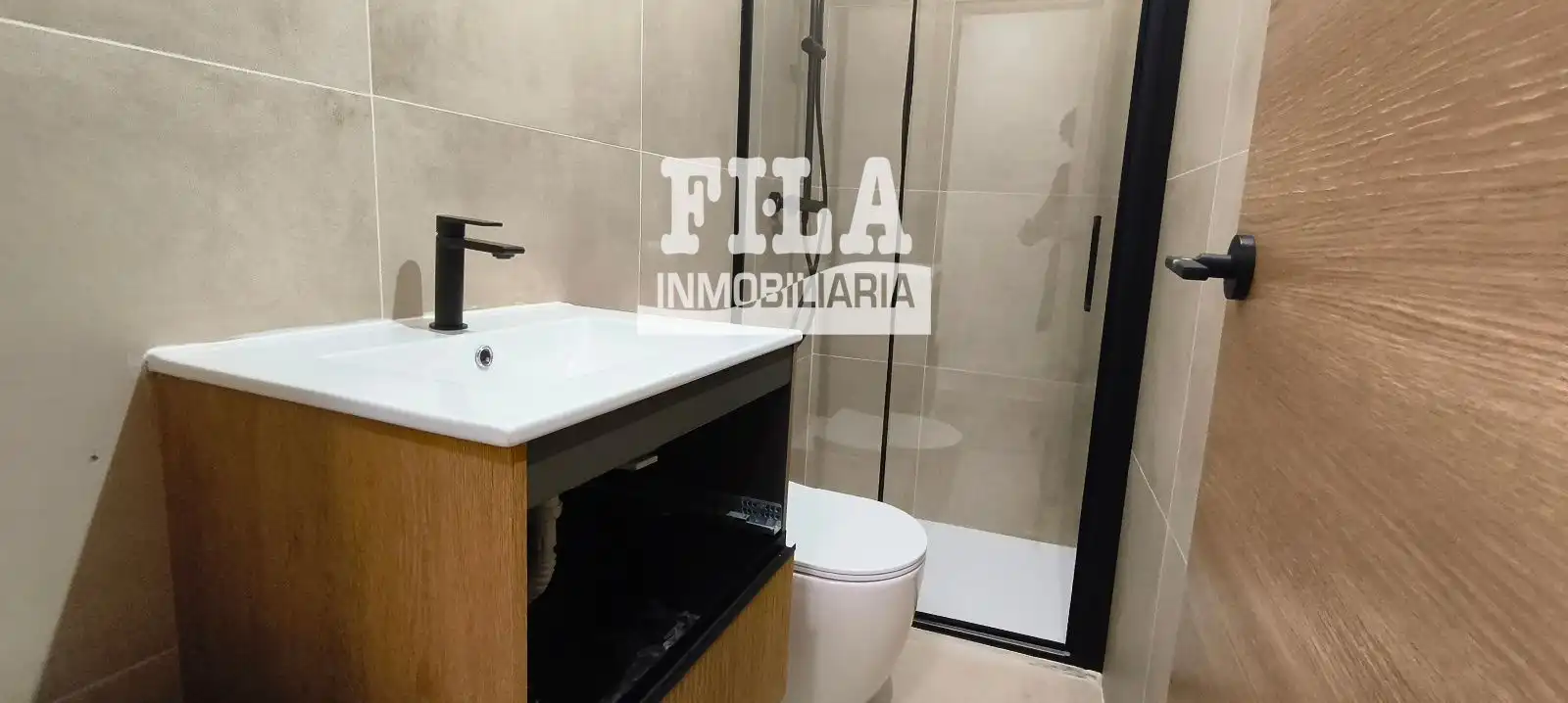Baño de Casa o chalet en venta en El Vendrell con Calefacción, Terraza y Alarma