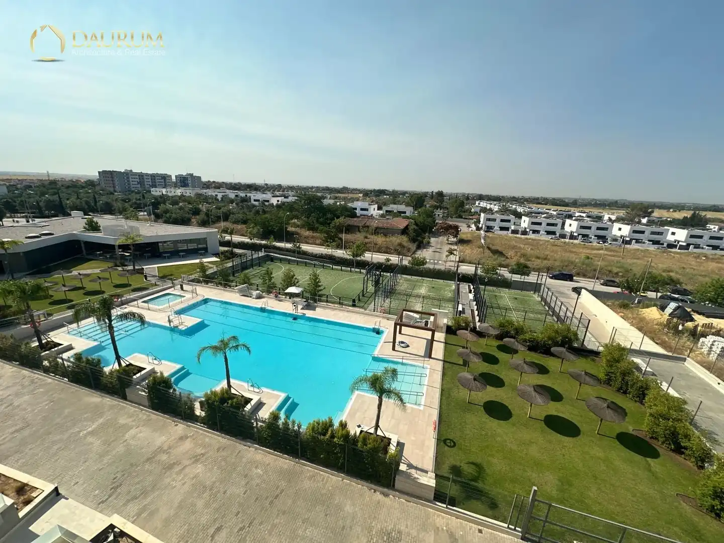 Piscina de Piso en venta en Mairena del Aljarafe con Aire acondicionado, Calefacción y Terraza