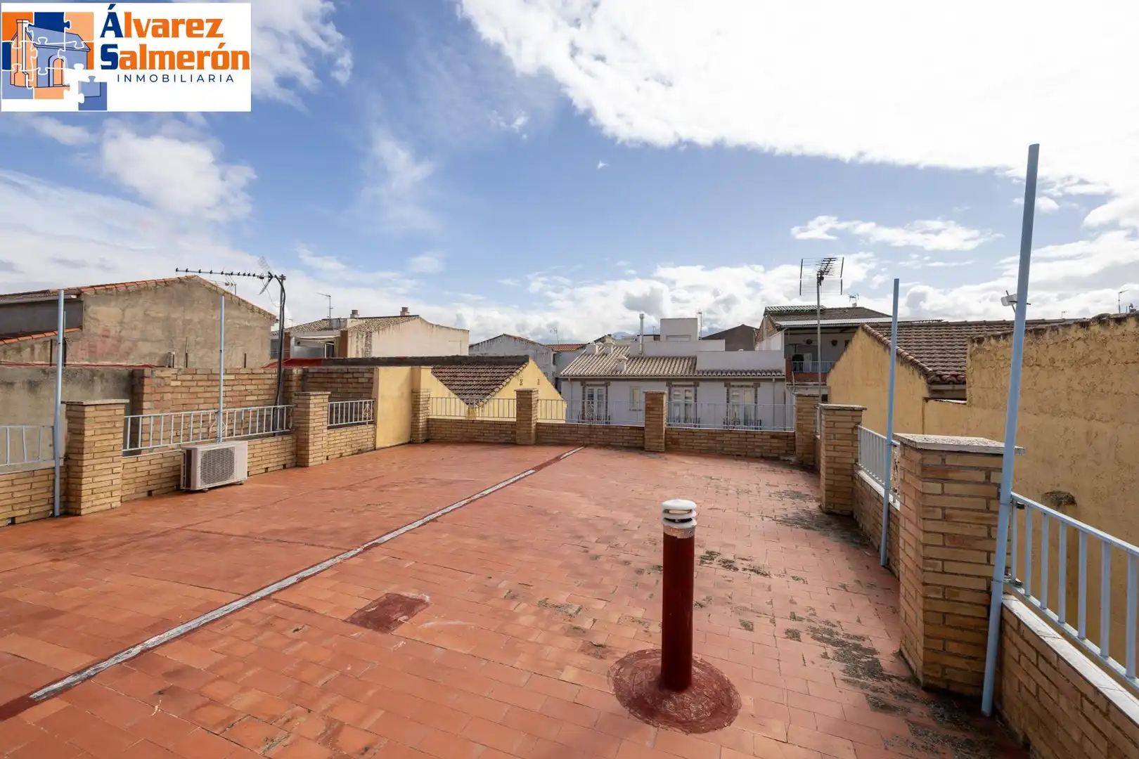Exterior view of Houses for sale in Armilla  with Air Conditioner, Storage room and Balcony