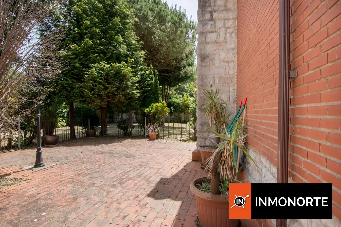 Jardín de Casa o chalet en venta en Laredo con Calefacción, Jardín privado y Terraza