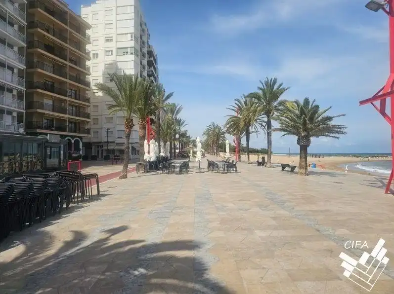 Vista exterior de Casa adosada en venta en Vinaròs con Aire acondicionado, Calefacción y Terraza