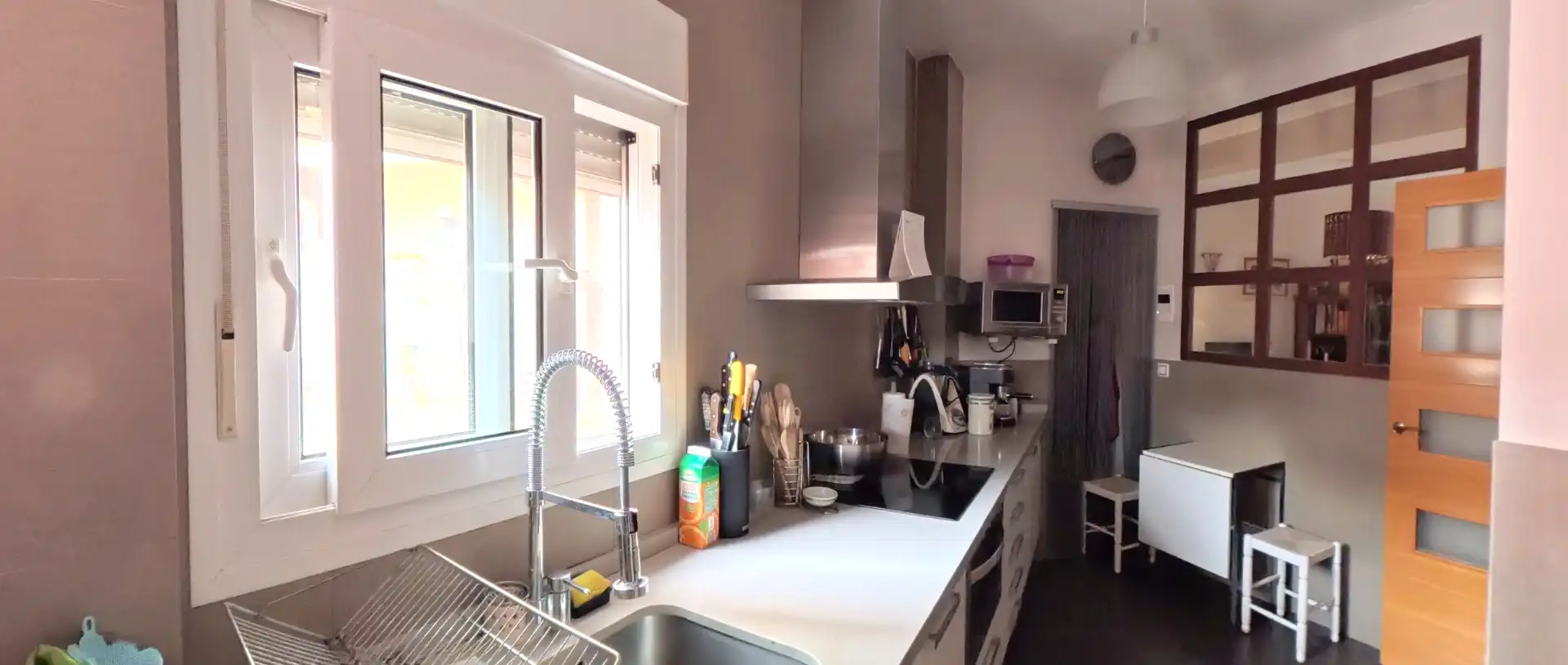 Kitchen of Flat for sale in Sevilla  with Air Conditioner, Heating and Oven