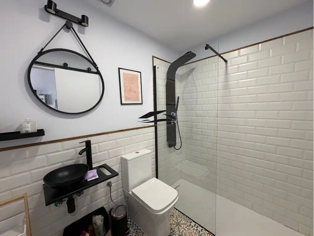 Bathroom of Duplexes for rent in Salamanca  with Air Conditioner, Heating and Furnished
