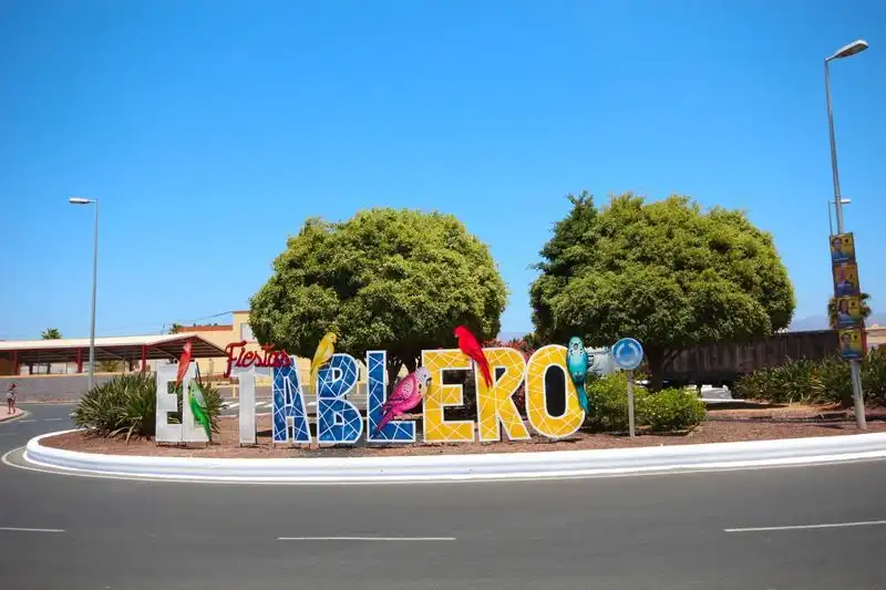 Vista exterior de Piso en venta en San Bartolomé de Tirajana con Aire acondicionado, Terraza y Amueblado