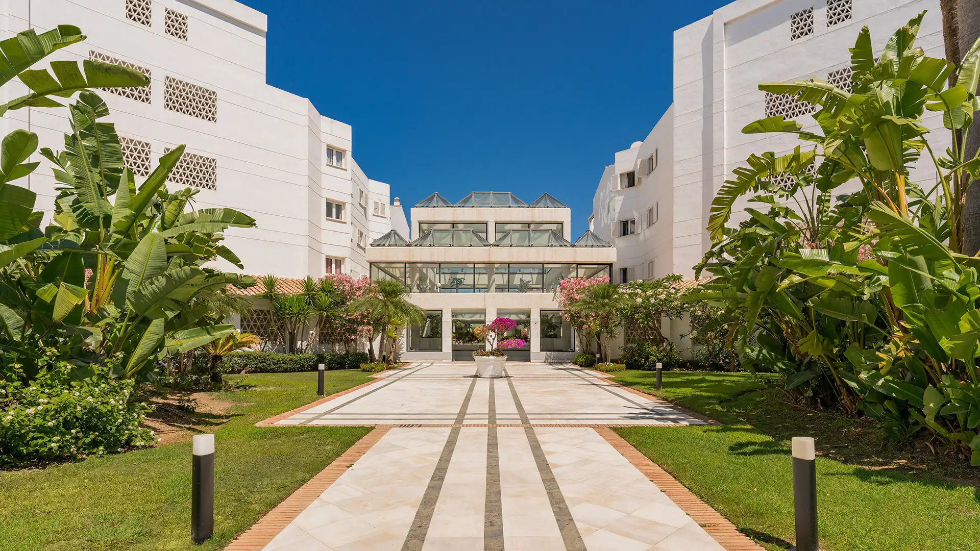 Apartament amb terrassa en venda a Nueva Andalucía