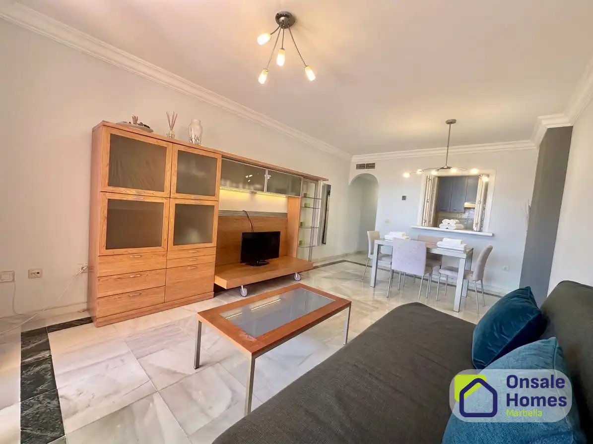 Sala de estar de Piso en venta en Marbella con Aire acondicionado, Terraza y Trastero