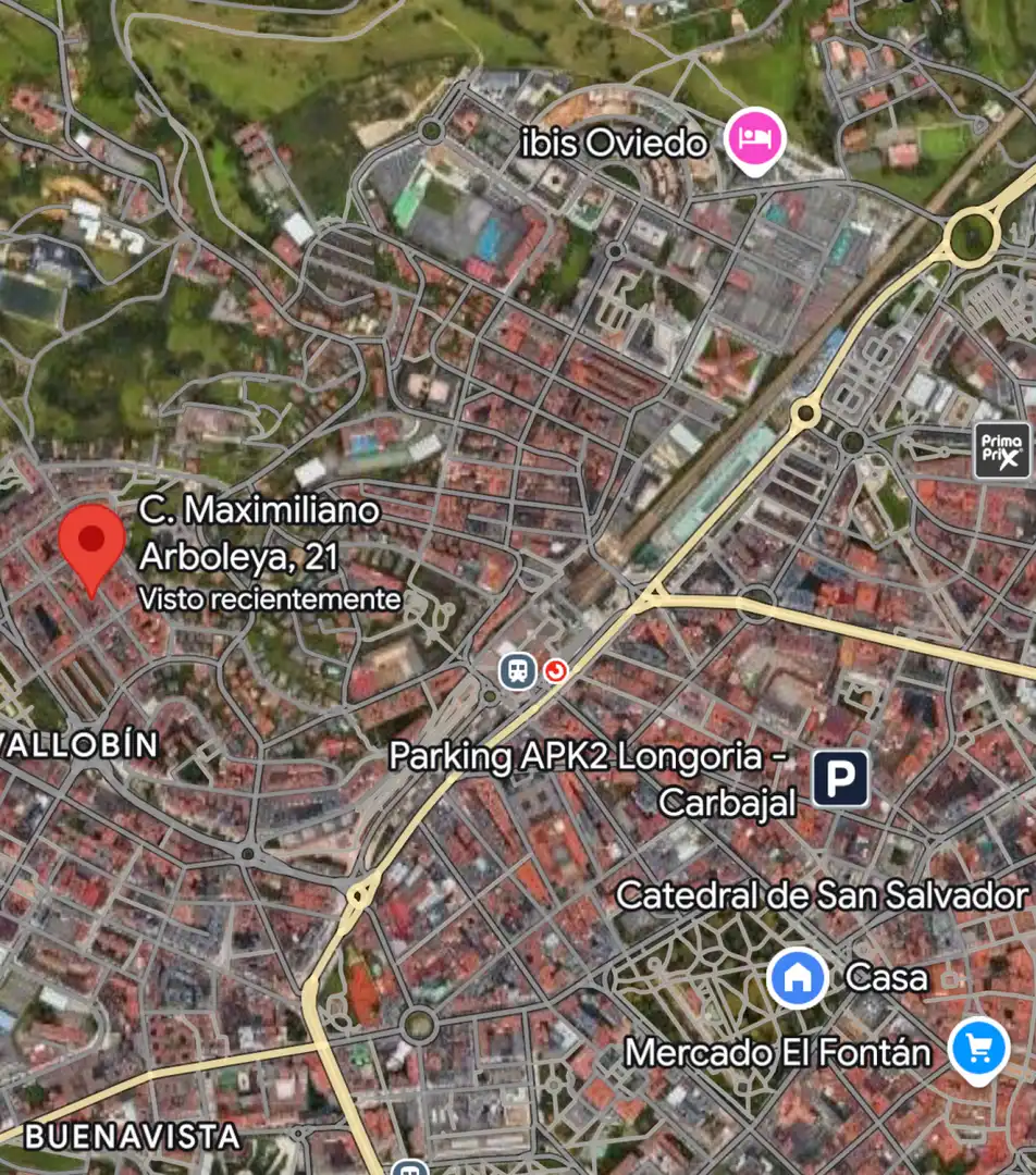 Parking de Piso en venta en Oviedo  con Calefacción y Parquet