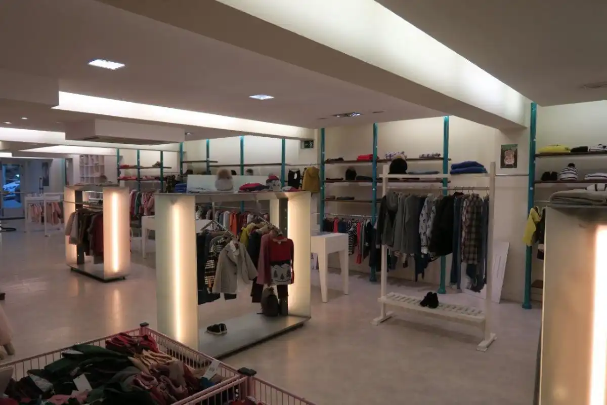 Local comercial en venda a Julia Minguillón, imagen 3