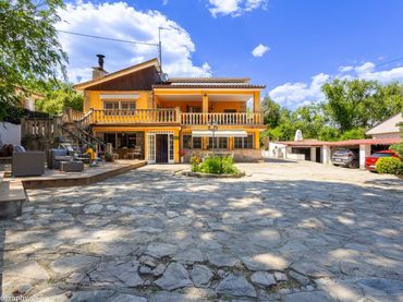 Casa amb balcó en venda a Guadarrama