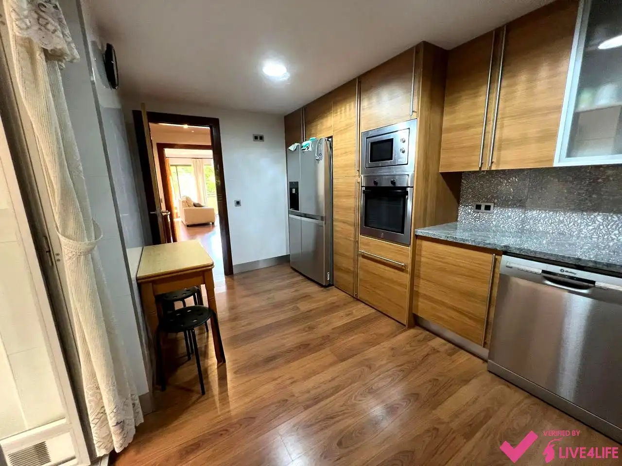Kitchen of Flat for rent in Valencia  with Air Conditioner, Parquet flooring and Furnished