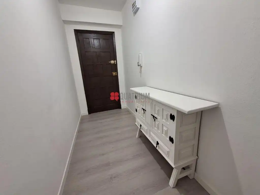 Bedroom of Flat for rent in Santiago de Compostela   with Heating and Furnished