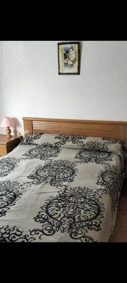 Schlafzimmer von Wohnung zur Miete in Estercuel mit Möbliert, Ofen und Waschmaschine