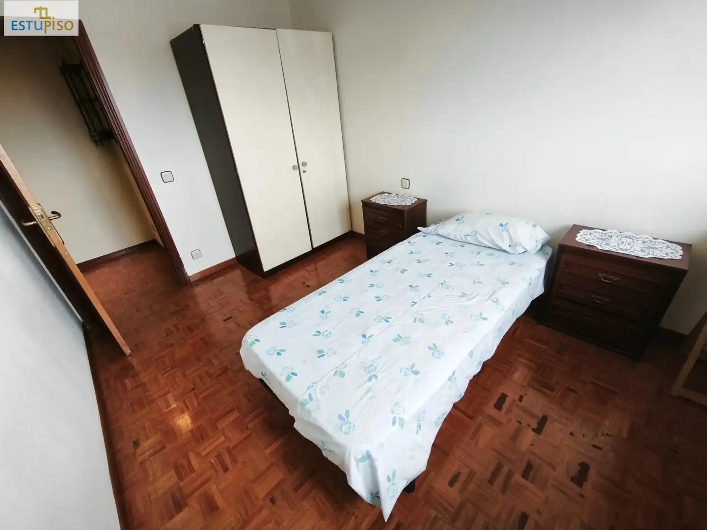 Dormitori de Pis en venda en Vitoria - Gasteiz amb Calefacció, Parquet i Terrassa