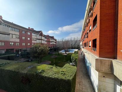 Vista exterior de Apartament en venda en Alcalá de Henares