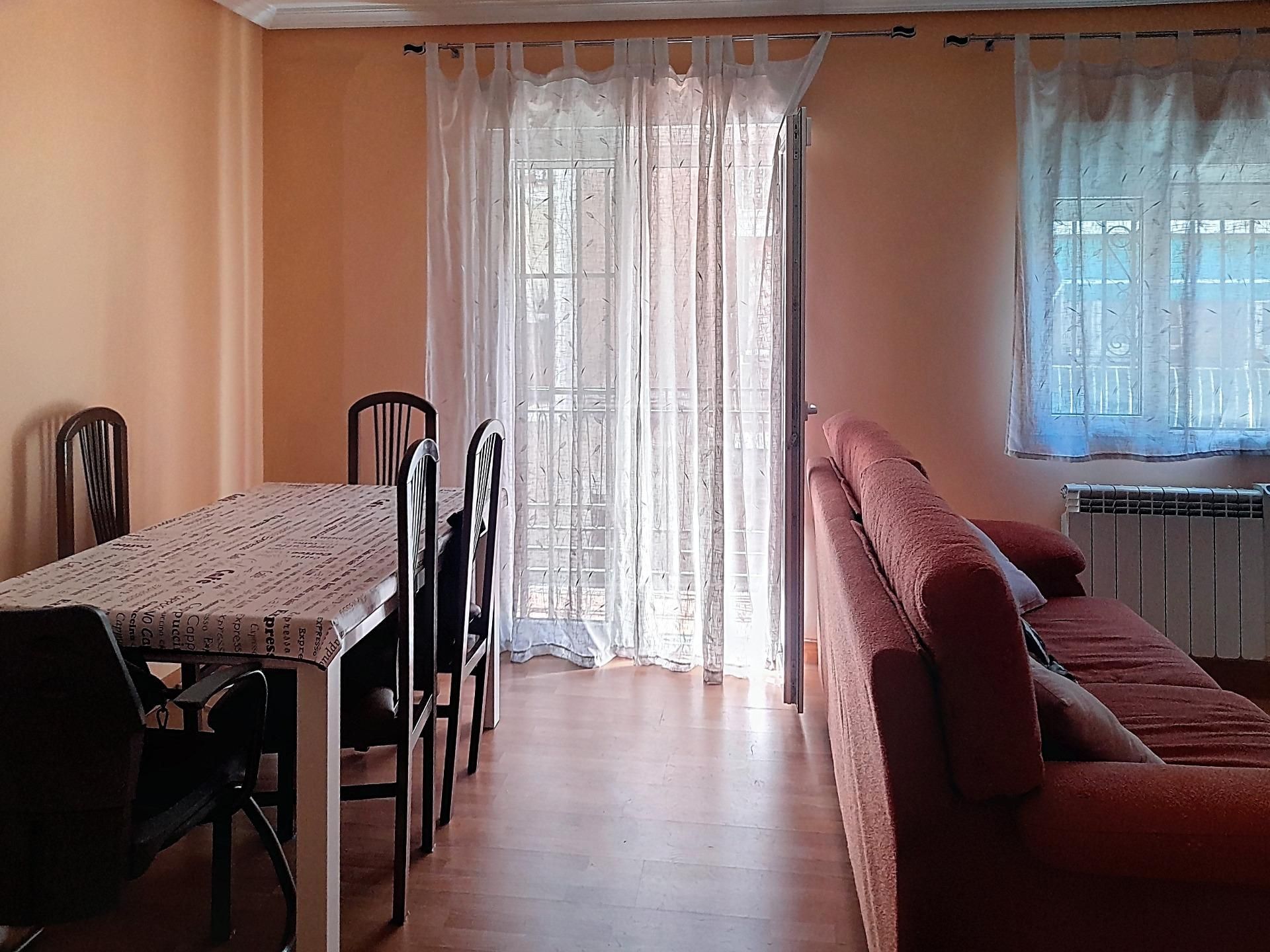 Comedor de Piso en venta en  Madrid Capital con Terraza