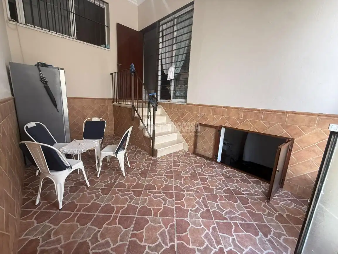 Casa adosada en venda en Paradas