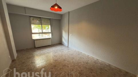 Photo 5 of Flat to rent in Calle de San Maximiliano, ., Ventas, Madrid
