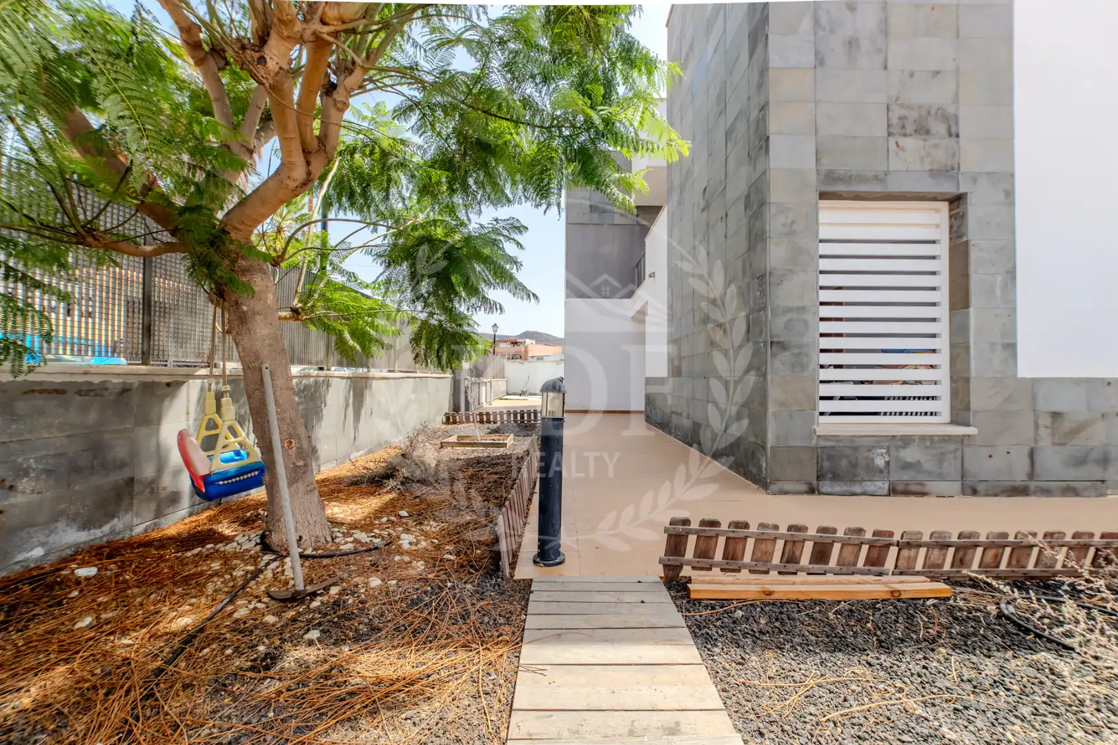 Vista exterior de Casa o chalet en venta en Arona con Aire acondicionado, Jardín privado y Parquet