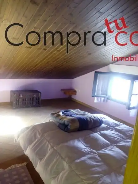 Dormitori de Casa o xalet en venda en Palazuelos de Eresma amb Calefacció, Jardí privat i Parquet