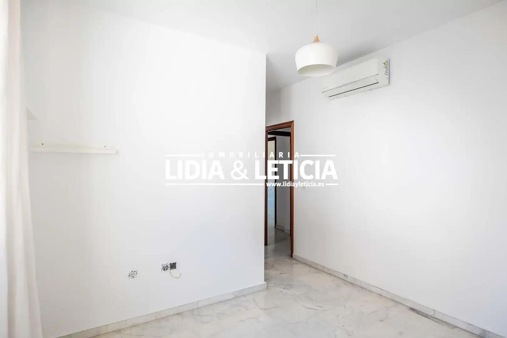 Habitación de Piso en venta en Alcalá de Guadaira con Aire acondicionado