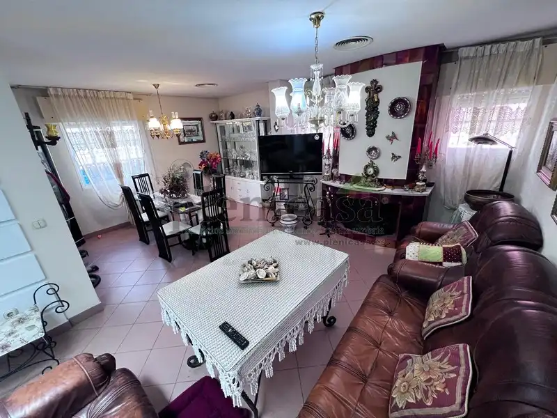Sala d'estar de Casa o xalet en venda en Punta Umbría amb Aire condicionat, Calefacció i Jardí privat