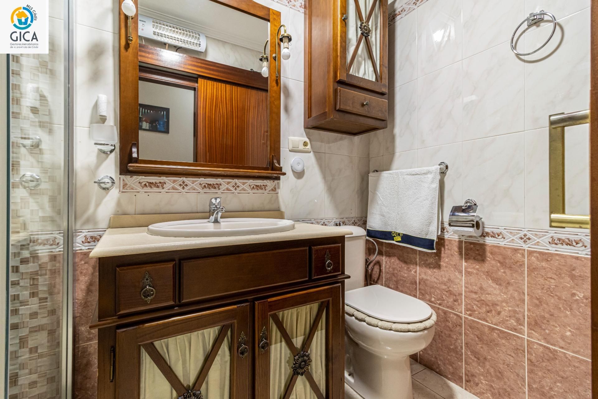 Bathroom of Flat for sale in Jerez de la Frontera  with Air Conditioner and Storage room
