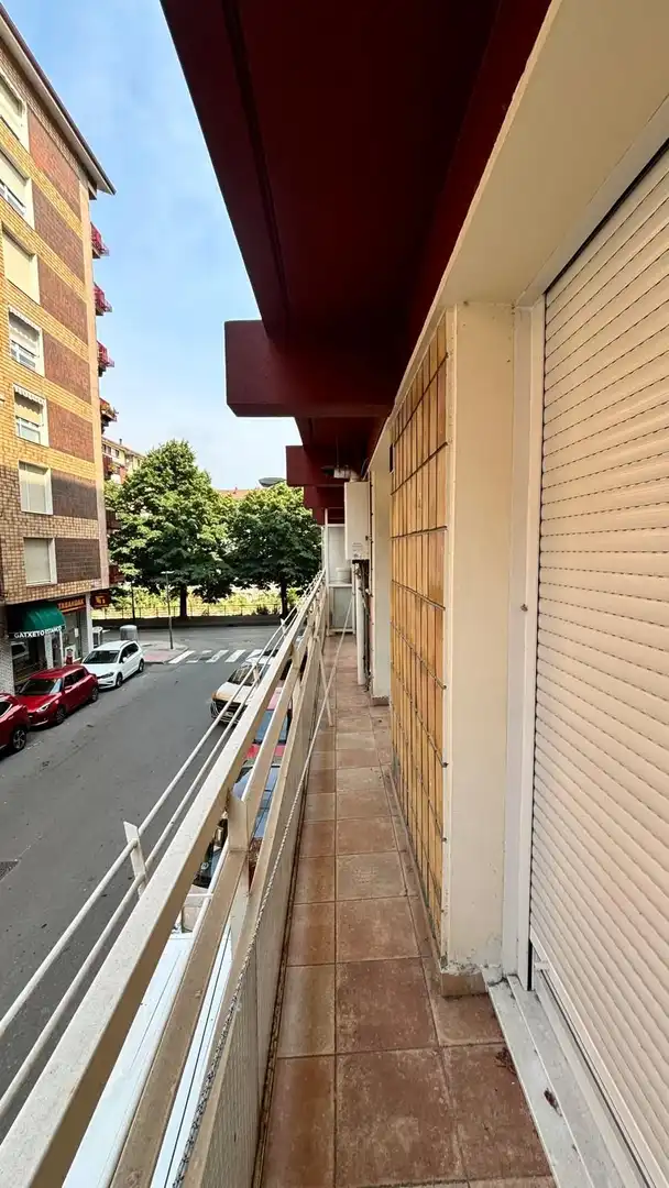 Balcony of Flat for sale in Laudio / Llodio  with Heating, Terrace and Storage room