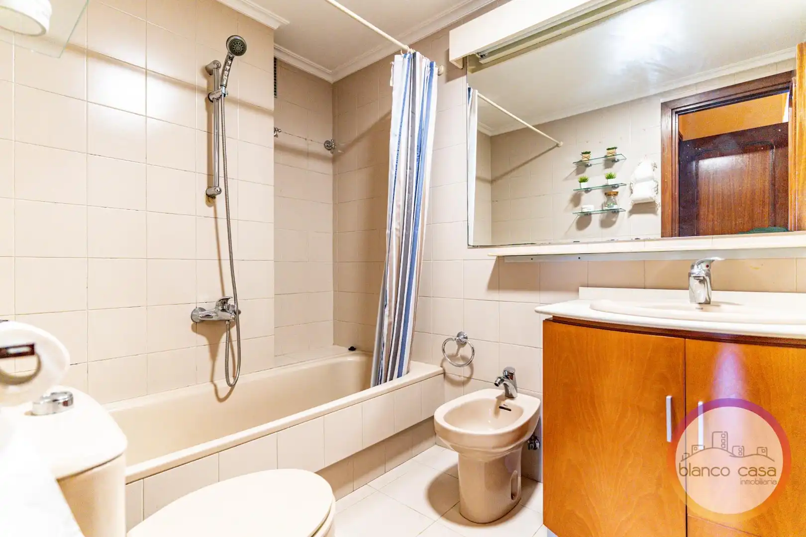 Bathroom of Flat for sale in Carballo  with Heating and Alarm