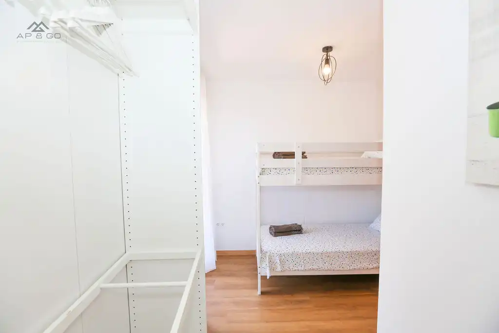 Dormitori de Àtic de lloguer en Almuñécar amb Aire condicionat, Terrassa i Moblat