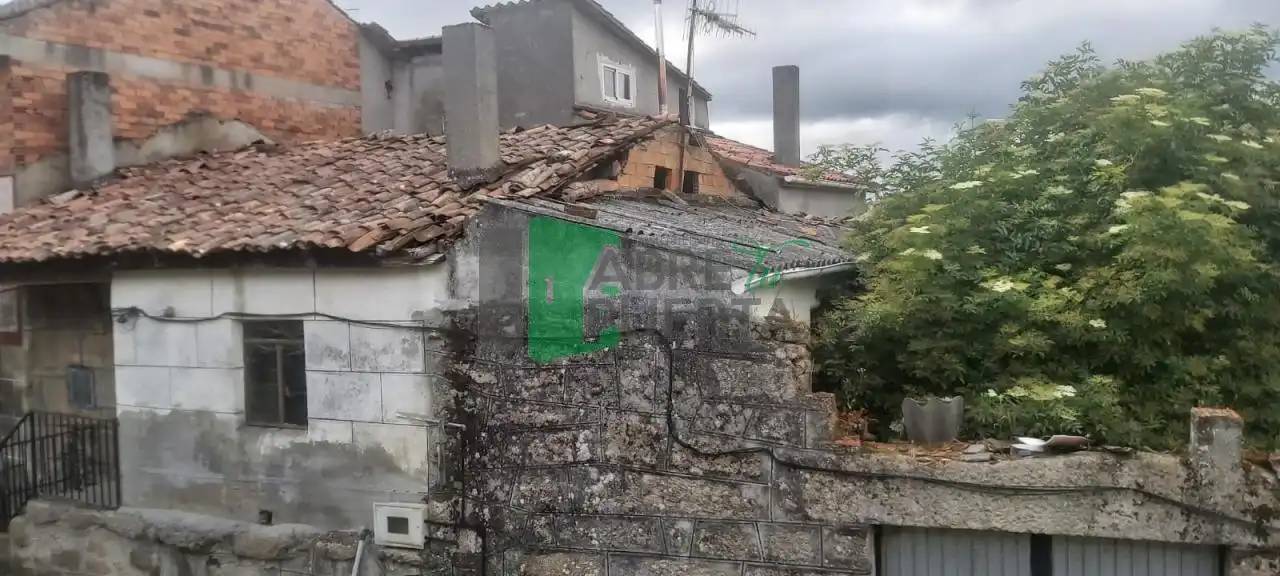 Vista exterior de Casa o chalet en venta en A Bola  con Calefacción, Jardín privado y Amueblado